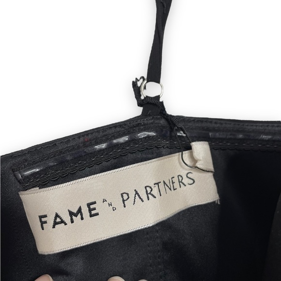Fame and Partners | NWT Straight Neck Crop Top US 10 Black - Picture 3 of 8